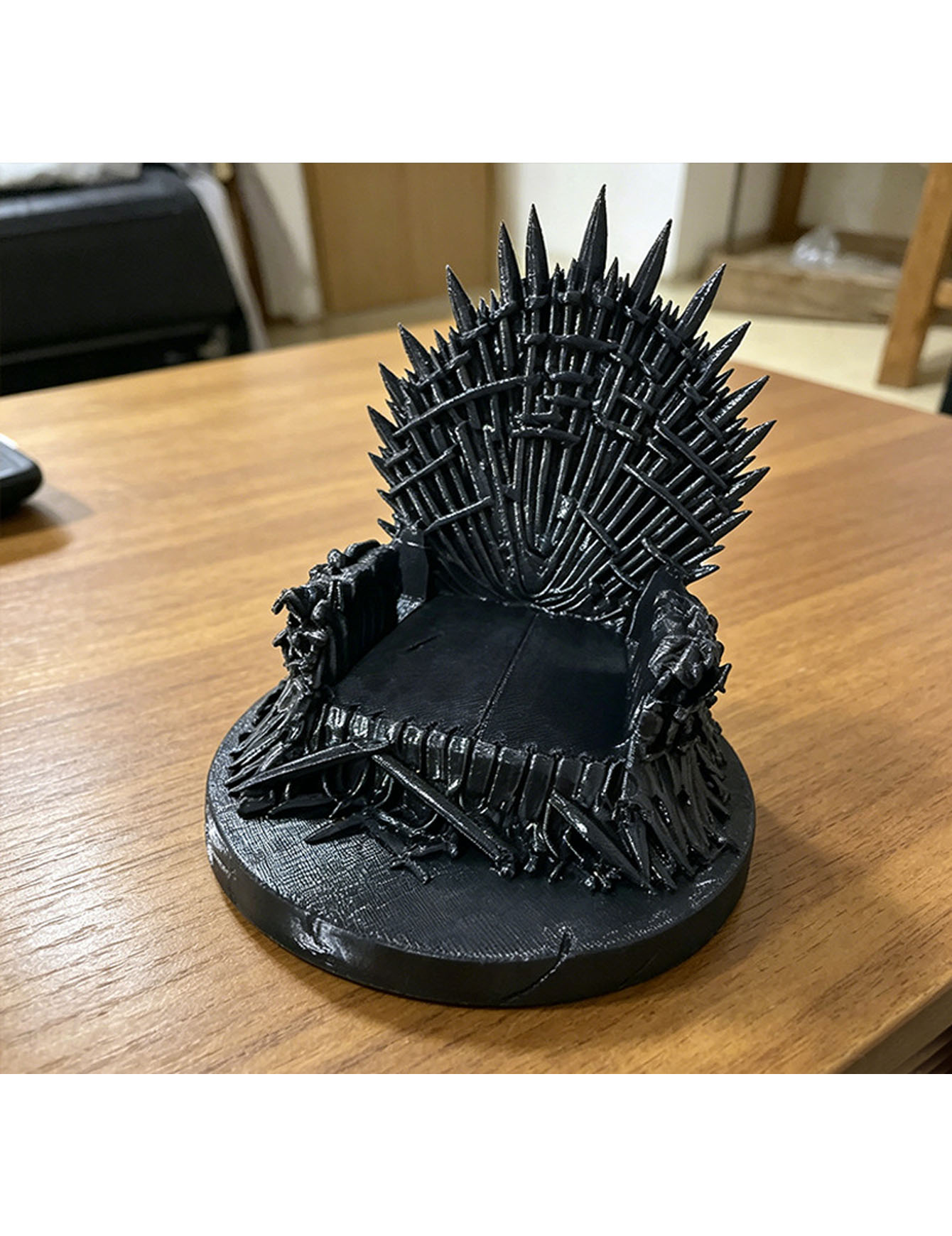 3D Printer Stand - 3D printed black phone holder, throne