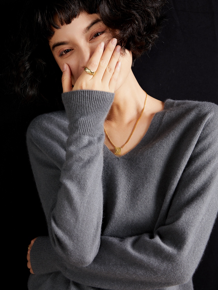 Cashmere V Neck Pullover Sweat - Resin Vat ulasan dan harga